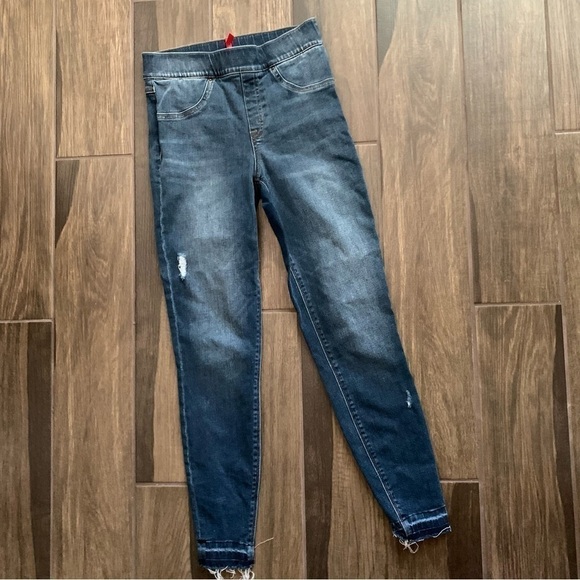 SPANX Distressed High Waisted Ankle Skinny Jeans in Medium Wash Sz S - Picture 2 of 6
